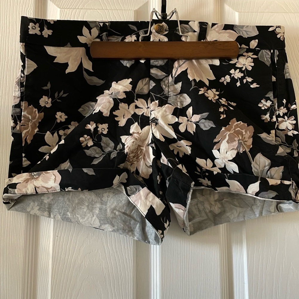 Old navy cotton blend floral boho resort shorts summer
